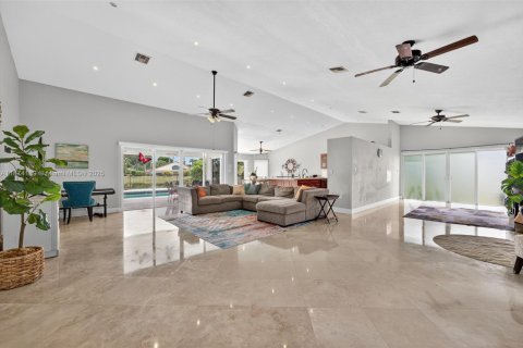 Villa ou maison à vendre à Coral Springs, Floride: 4 chambres, 244.33 m2 № 1895908 - photo 7