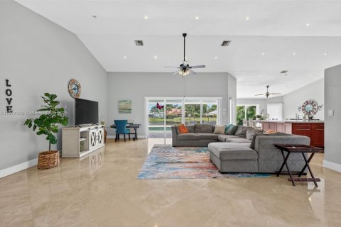 Villa ou maison à vendre à Coral Springs, Floride: 4 chambres, 244.33 m2 № 1895908 - photo 8