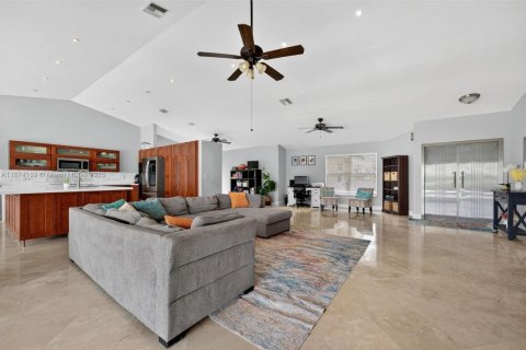 Villa ou maison à vendre à Coral Springs, Floride: 4 chambres, 244.33 m2 № 1895908 - photo 11