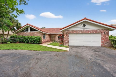 Villa ou maison à vendre à Coral Springs, Floride: 4 chambres, 244.33 m2 № 1895908 - photo 1