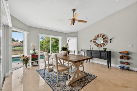 Villa ou maison à vendre à Coral Springs, Floride: 4 chambres, 244.33 m2 № 1895908 - photo 17