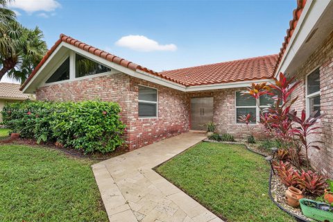 Villa ou maison à vendre à Coral Springs, Floride: 4 chambres, 244.33 m2 № 1895908 - photo 4