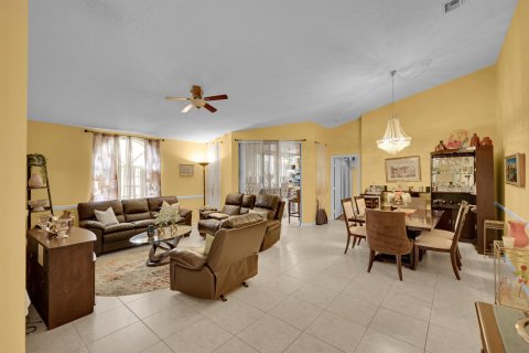 Condo in Boynton Beach, Florida, 3 bedrooms  № 2086508 - photo 1