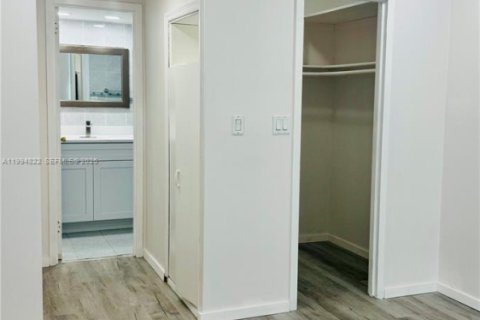 Снять в аренду кондоминиум в Санни-Айлс-Бич, Флорида 1 спальня, 50.54м2, № 2056426 - фото 6