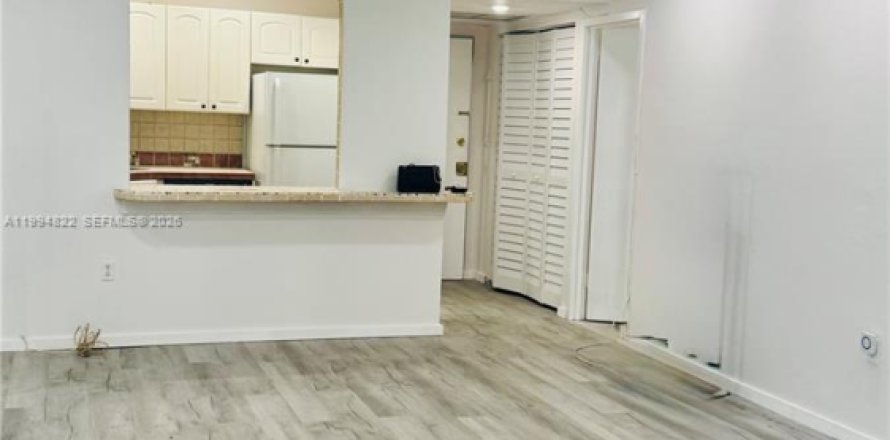 Кондоминиум с 1 спальней в Санни-Айлс-Бич, Флорида № 2056426