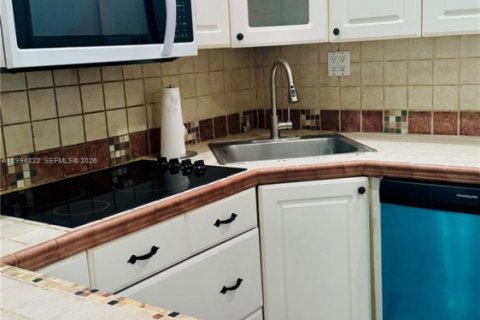 Снять в аренду кондоминиум в Санни-Айлс-Бич, Флорида 1 спальня, 50.54м2, № 2056426 - фото 9