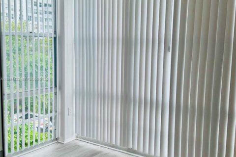 Снять в аренду кондоминиум в Санни-Айлс-Бич, Флорида 1 спальня, 50.54м2, № 2056426 - фото 3