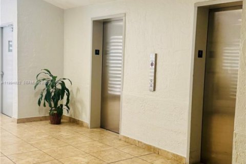 Снять в аренду кондоминиум в Санни-Айлс-Бич, Флорида 1 спальня, 50.54м2, № 2056426 - фото 14