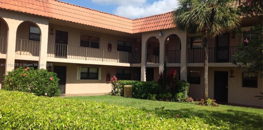 Condo in Boynton Beach, Florida, 2 bedrooms № 1890008