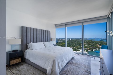 Condominio en venta en Miami, Florida, 1 dormitorio, 70.7 m2 № 2033281 - foto 10