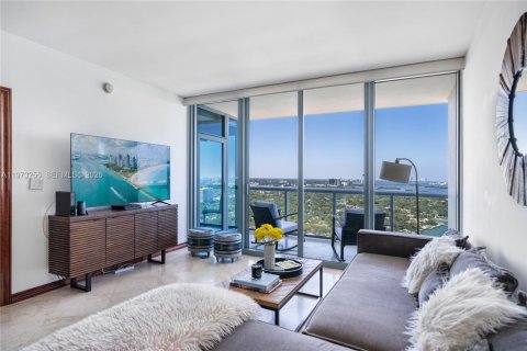 Condominio en venta en Miami, Florida, 1 dormitorio, 70.7 m2 № 2033281 - foto 4