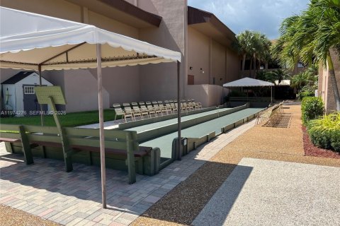 Condo in Pembroke Pines, Florida, 2 bedrooms  № 2036253 - photo 24