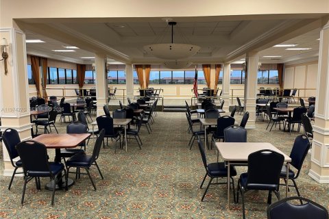 Condo in Pembroke Pines, Florida, 2 bedrooms  № 2036253 - photo 27