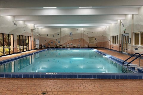 Condo in Pembroke Pines, Florida, 2 bedrooms  № 2036253 - photo 21