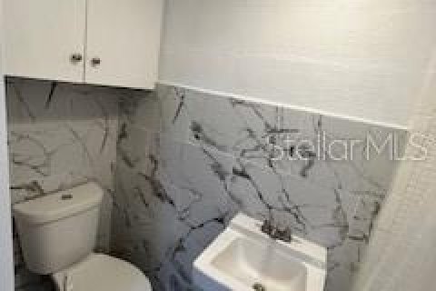House in New Port Richey, Florida 3 bedrooms, 160.16 sq.m. № 1721770 - photo 13