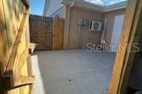 House in New Port Richey, Florida 3 bedrooms, 160.16 sq.m. № 1721770 - photo 17