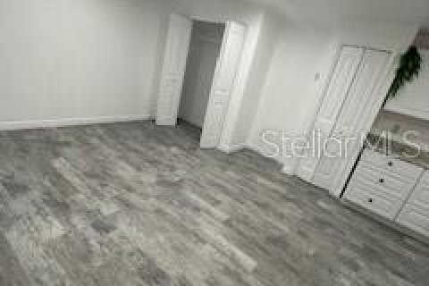 House in New Port Richey, Florida 3 bedrooms, 160.16 sq.m. № 1721770 - photo 5