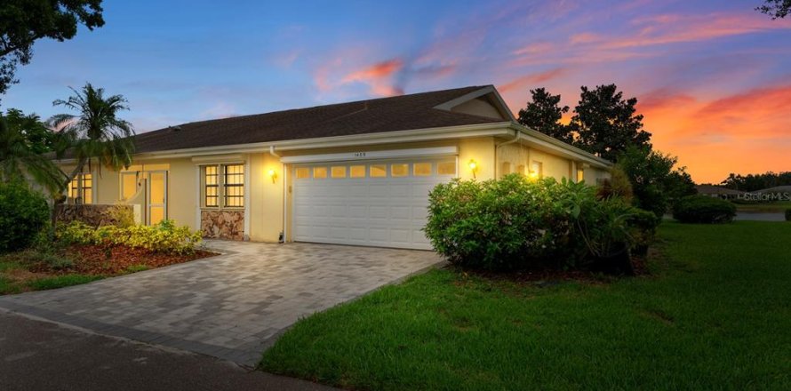 Condo in Sun City Center, Florida, 2 bedrooms № 2208053