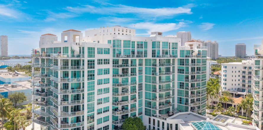 Condo in Aventura, Florida, 2 bedrooms  № 2016894