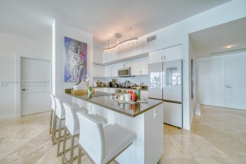 Condo in Aventura, Florida, 2 bedrooms  № 2016894 - photo 5