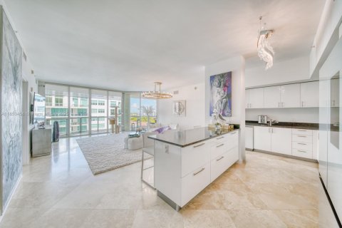 Condo in Aventura, Florida, 2 bedrooms  № 2016894 - photo 2