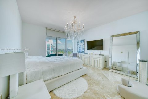 Condo in Aventura, Florida, 2 bedrooms  № 2016894 - photo 15