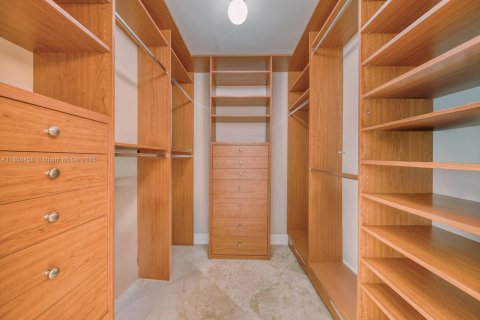 Condo in Aventura, Florida, 2 bedrooms  № 2016894 - photo 18