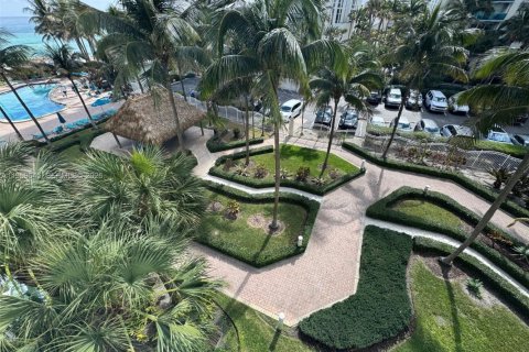 Copropriété à louer à Hollywood, Floride: 1 chambre, 81.2 m2 № 2025783 - photo 7