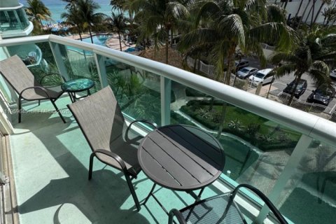 Copropriété à louer à Hollywood, Floride: 1 chambre, 81.2 m2 № 2025783 - photo 15