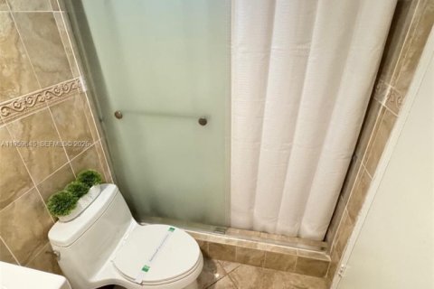 Copropriété à louer à Hollywood, Floride: 1 chambre, 81.2 m2 № 2025783 - photo 14