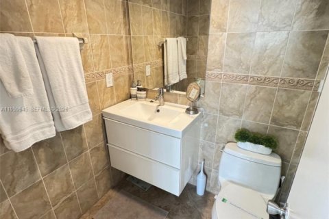 Copropriété à louer à Hollywood, Floride: 1 chambre, 81.2 m2 № 2025783 - photo 13