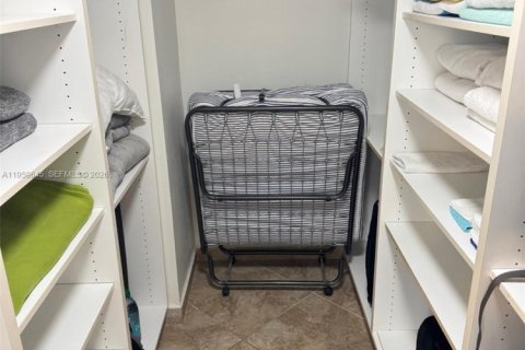 Copropriété à louer à Hollywood, Floride: 1 chambre, 81.2 m2 № 2025783 - photo 20