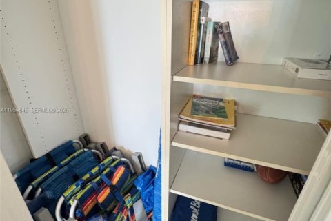 Copropriété à louer à Hollywood, Floride: 1 chambre, 81.2 m2 № 2025783 - photo 21