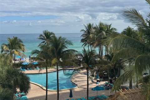 Copropriété à louer à Hollywood, Floride: 1 chambre, 81.2 m2 № 2025783 - photo 23