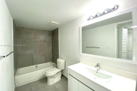 Copropriété à louer à Doral, Floride: 1 chambre, 71.53 m2 № 1987610 - photo 7