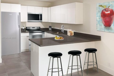 Copropriété à louer à Doral, Floride: 1 chambre, 71.53 m2 № 1987610 - photo 1