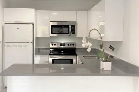 Copropriété à louer à Doral, Floride: 1 chambre, 71.53 m2 № 1987610 - photo 3