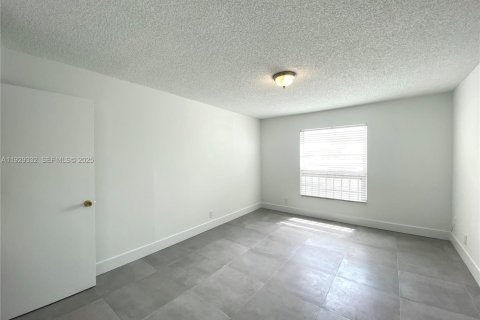 Copropriété à louer à Doral, Floride: 1 chambre, 71.53 m2 № 1987610 - photo 4