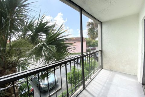 Copropriété à louer à Doral, Floride: 1 chambre, 71.53 m2 № 1987610 - photo 9
