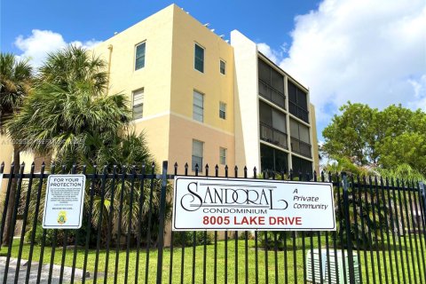 Copropriété à louer à Doral, Floride: 1 chambre, 71.53 m2 № 1987610 - photo 12