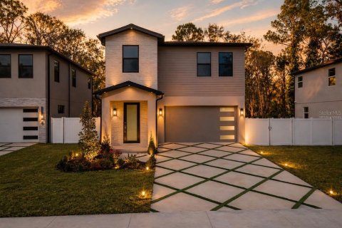 Casa en Tampa, Florida 4 dormitorios, 171.87 m2 № 2145459
