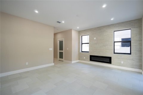 Casa en venta en Tampa, Florida, 4 dormitorios, 171.87 m2 № 2145459 - foto 9