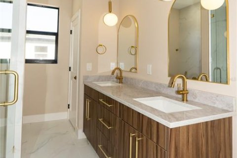 Casa en venta en Tampa, Florida, 4 dormitorios, 171.87 m2 № 2145459 - foto 22
