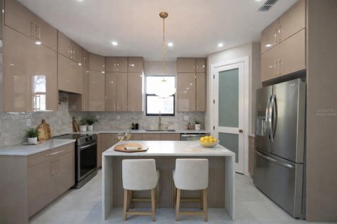 Casa en venta en Tampa, Florida, 4 dormitorios, 171.87 m2 № 2145459 - foto 7