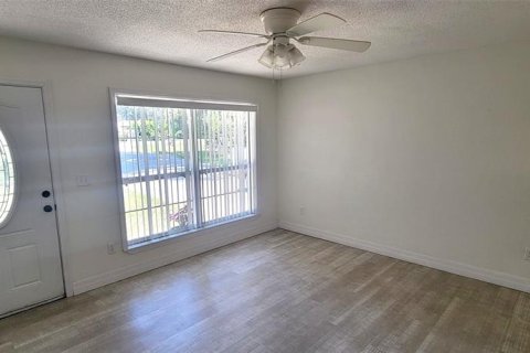 Villa ou maison à vendre à DeLand, Floride: 3 chambres, 88.26 m2 № 2310723 - photo 4