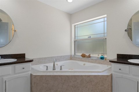 Купить виллу или дом в Даннеллон, Флорида 9 комнат, 152.73м2, № 1583694 - фото 29