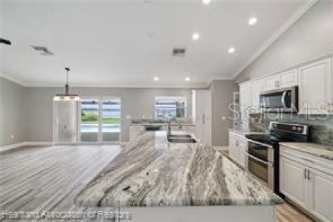 House in Lake Placid, Florida 5 bedrooms, 369.66 sq.m. № 1918597 - photo 16