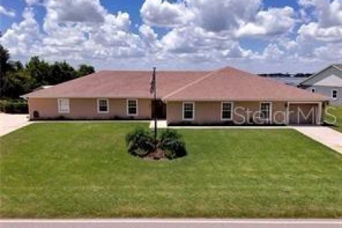 House in Lake Placid, Florida 5 bedrooms, 369.66 sq.m. № 1918597 - photo 1