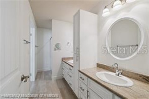 House in Lake Placid, Florida 5 bedrooms, 369.66 sq.m. № 1918597 - photo 9