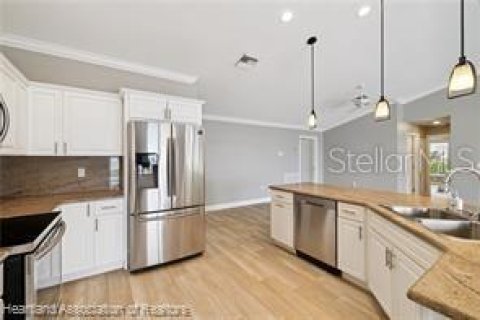 House in Lake Placid, Florida 5 bedrooms, 369.66 sq.m. № 1918597 - photo 15